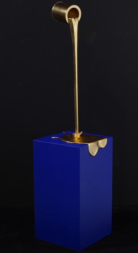 Flow doré petit - support bleu outremer mat (Hommage à Klein)