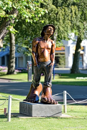 Le Siffleur Medium - Bronze